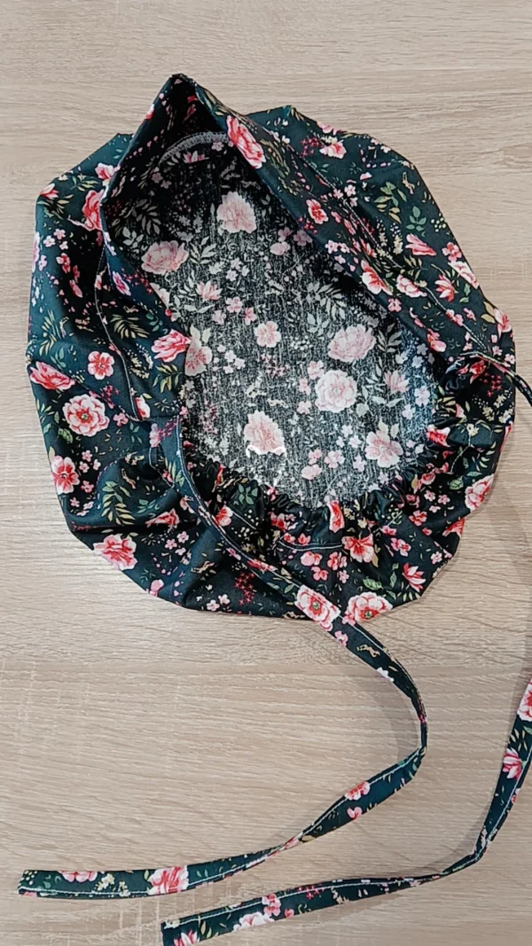 Χειροποίητο σκουφάκι Bouffant με κορδόνια Floral - Image 4
