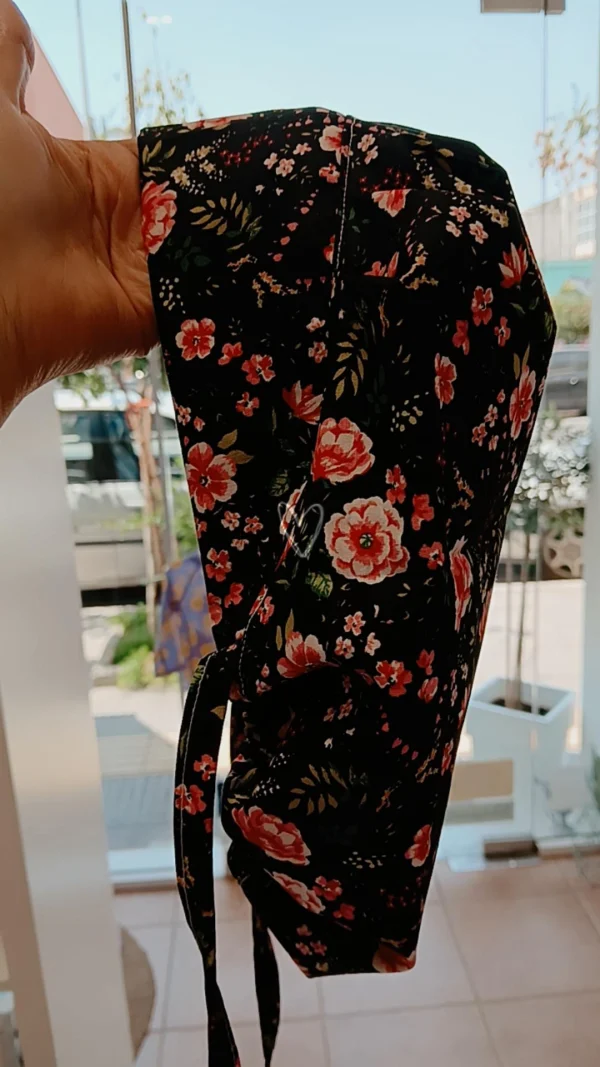 Χειροποίητο σκουφάκι Bouffant με κορδόνια Floral - Image 2