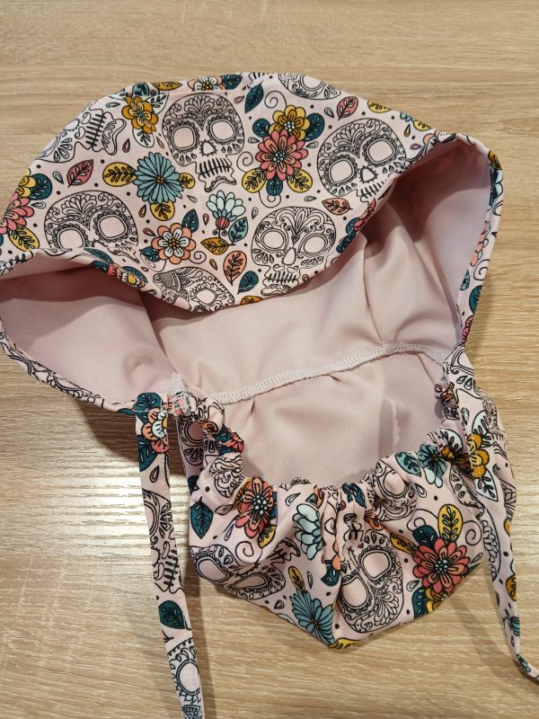 Scrub Cap Ponytail “Pink Skulls” – Χειροποίητο σκουφάκι χειρουργείου - Image 4
