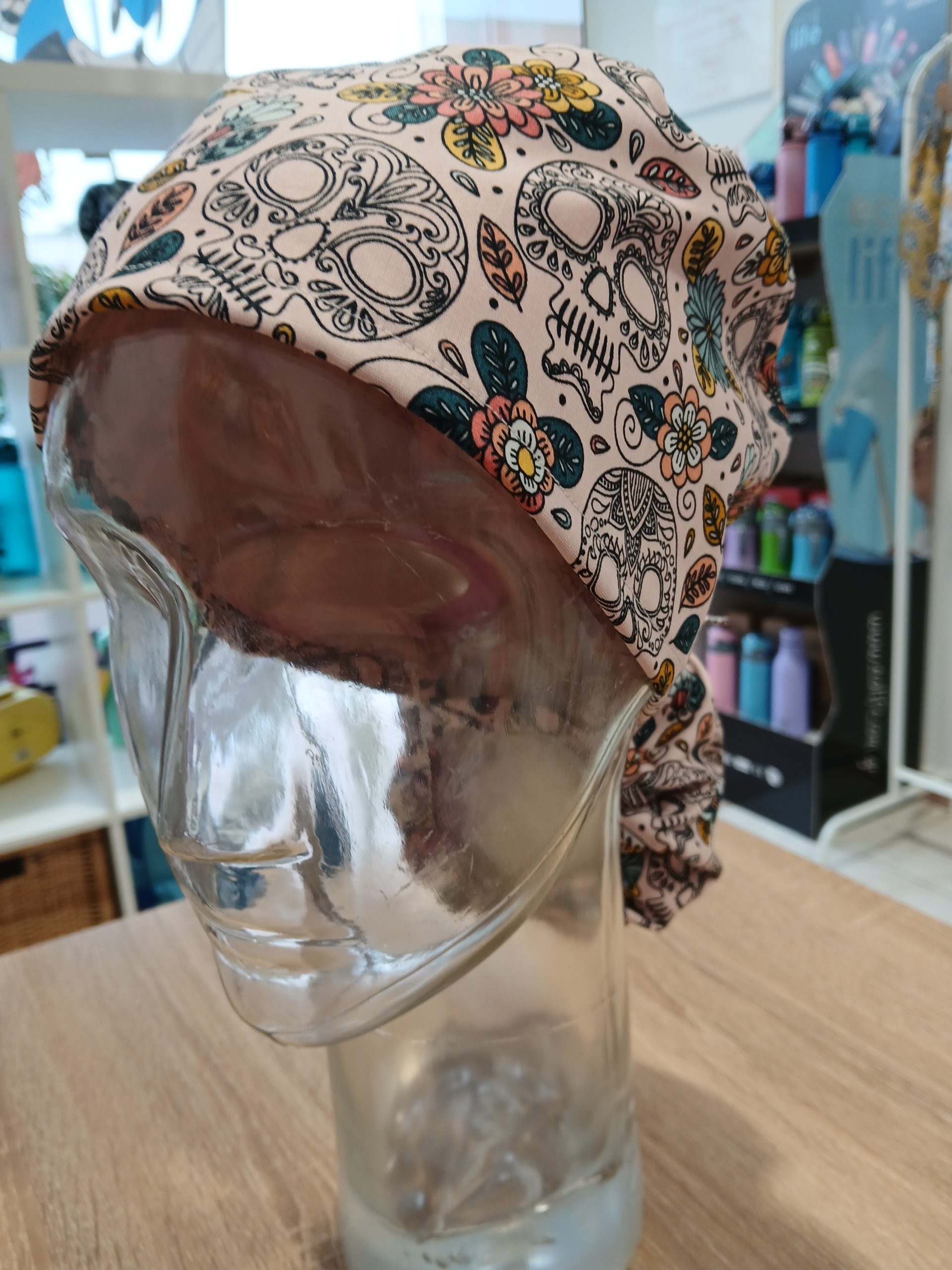 Scrub Cap Ponytail “Pink Skulls” – Χειροποίητο σκουφάκι χειρουργείου - Image 3
