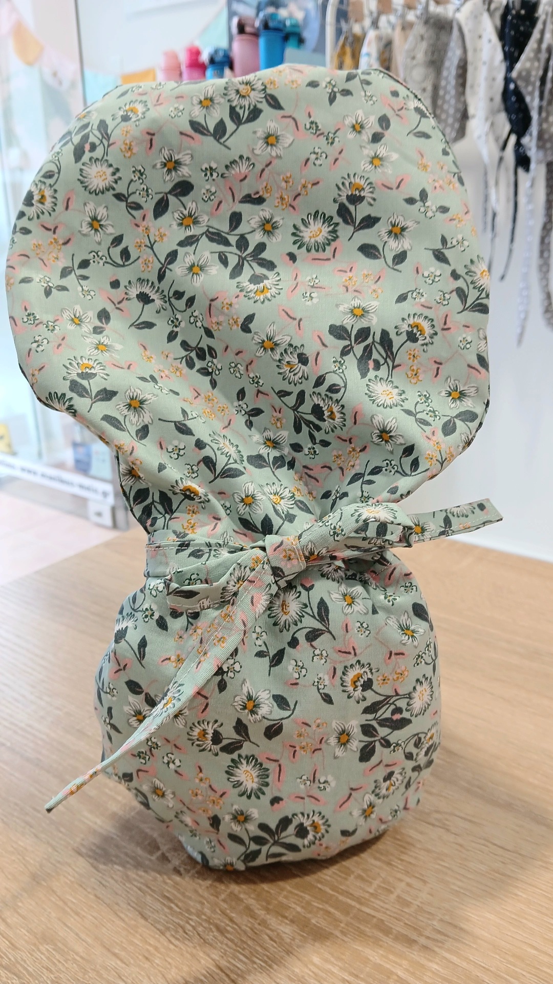 Scrub Cap Ponytail “Million Bells” – Χειροποίητο σκουφάκι χειρουργείου με σατέν επένδυση & κουμπιά για τα αυτιά - Image 2